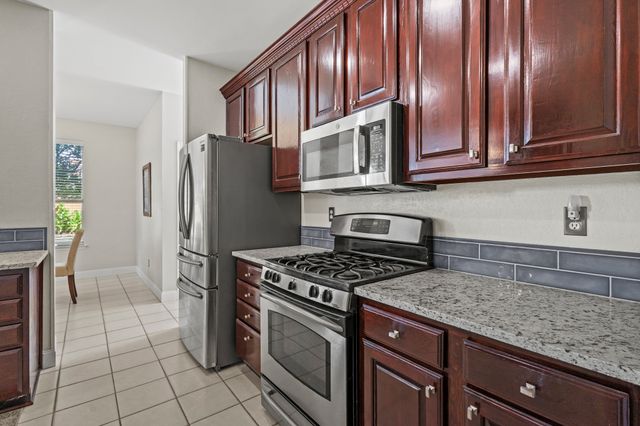 2716 Chatsworth Drive, Grapevine, TX 76051