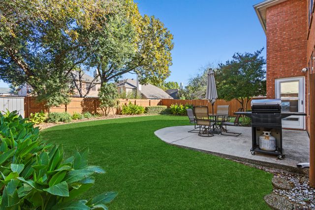 2716 Chatsworth Drive, Grapevine, TX 76051