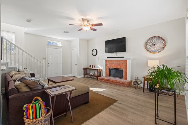 2716 Chatsworth Drive, Grapevine, TX 76051