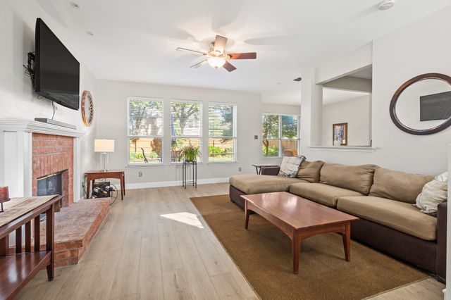 2716 Chatsworth Drive, Grapevine, TX 76051