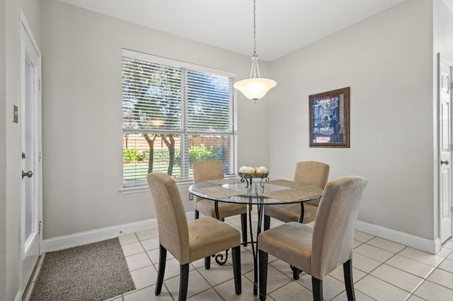 2716 Chatsworth Drive, Grapevine, TX 76051