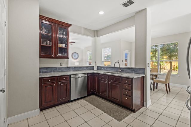 2716 Chatsworth Drive, Grapevine, TX 76051