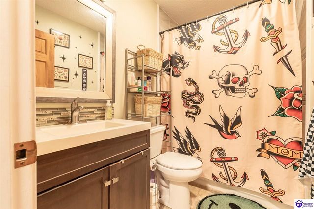 801 Charlene Drive, Vine Grove, KY 40175