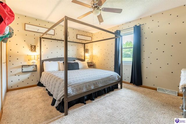 801 Charlene Drive, Vine Grove, KY 40175