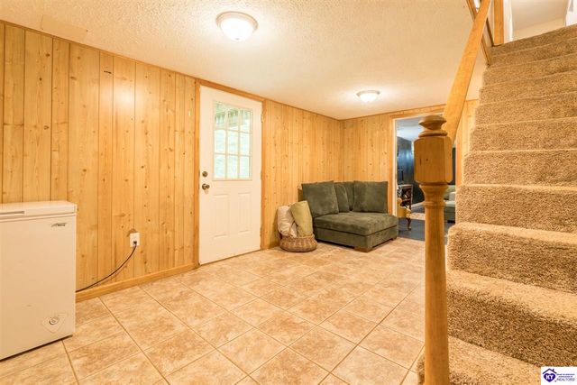 801 Charlene Drive, Vine Grove, KY 40175