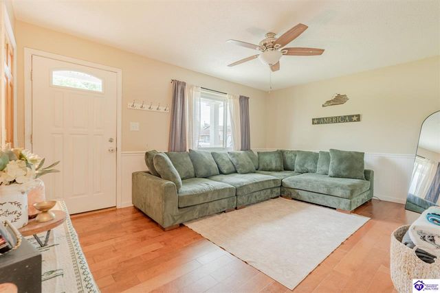 801 Charlene Drive, Vine Grove, KY 40175