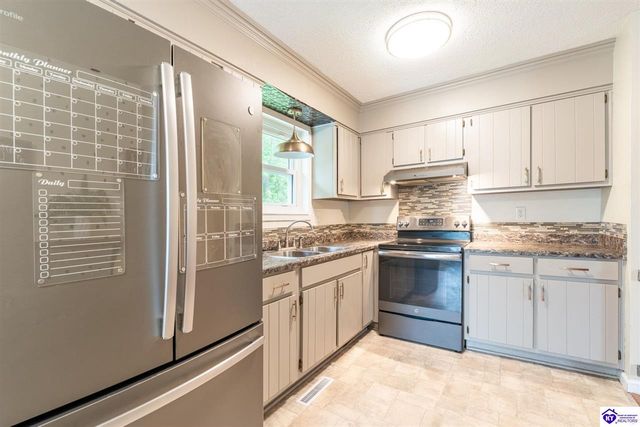 801 Charlene Drive, Vine Grove, KY 40175