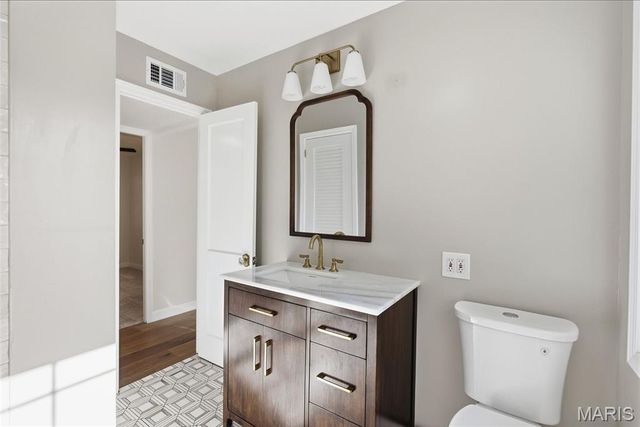 928 S Gore Avenue, Webster Groves, MO 63119