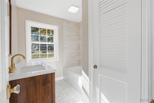 928 S Gore Avenue, Webster Groves, MO 63119
