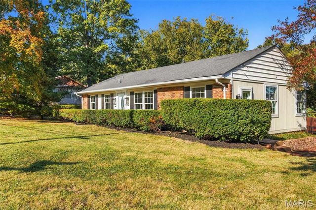 928 S Gore Avenue, Webster Groves, MO 63119