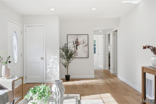 928 S Gore Avenue, Webster Groves, MO 63119