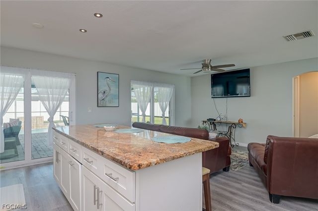 209 SE 44th TER, Cape Coral, FL 33904