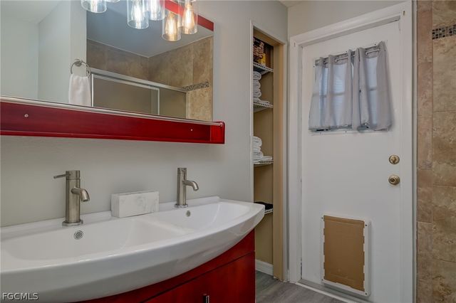 209 SE 44th TER, Cape Coral, FL 33904