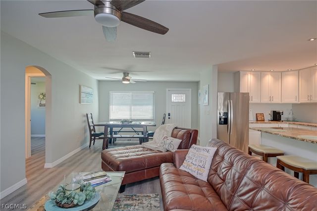 209 SE 44th TER, Cape Coral, FL 33904