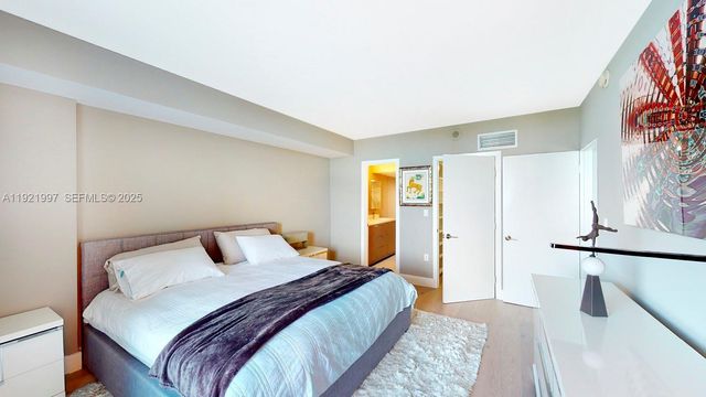 10275 Collins Ave 724, Bal Harbour, FL 33154