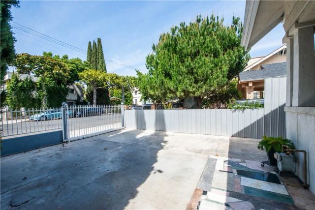 4618 Melbourne, Los Angeles, CA 90027