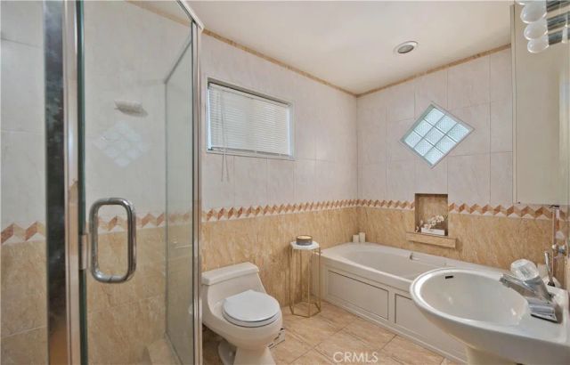 4618 Melbourne, Los Angeles, CA 90027