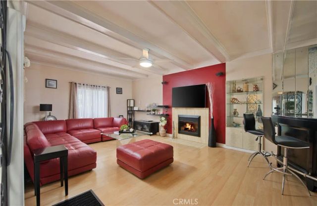 4618 Melbourne, Los Angeles, CA 90027