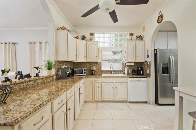 4618 Melbourne, Los Angeles, CA 90027