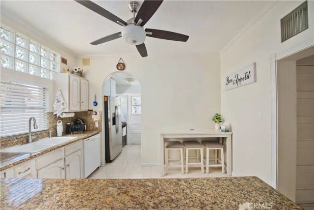 4618 Melbourne, Los Angeles, CA 90027