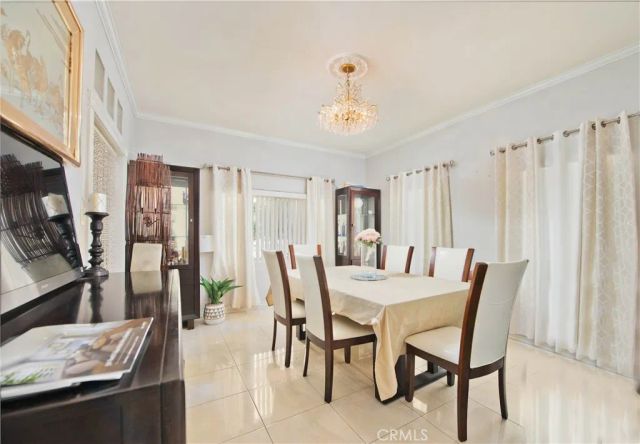 4618 Melbourne, Los Angeles, CA 90027