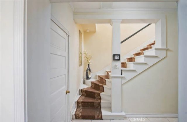 4618 Melbourne, Los Angeles, CA 90027