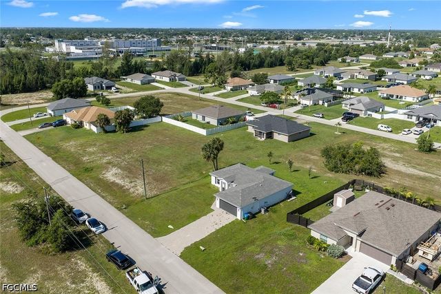 4004 NE 23rd AVE, Cape Coral, FL 33909