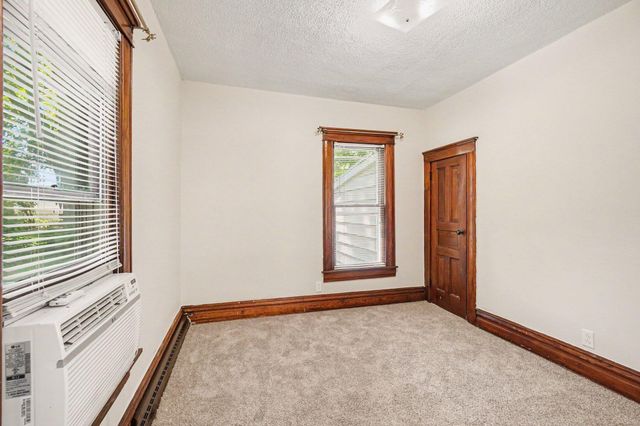 139 N Kalamazoo Avenue, Vicksburg, MI 49097