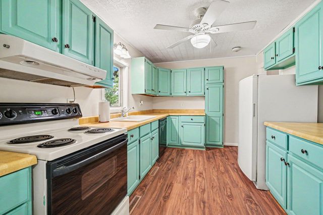 139 N Kalamazoo Avenue, Vicksburg, MI 49097