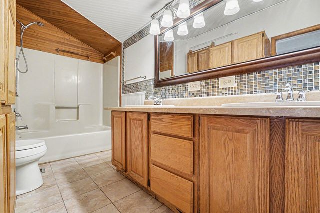 139 N Kalamazoo Avenue, Vicksburg, MI 49097