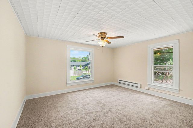 139 N Kalamazoo Avenue, Vicksburg, MI 49097