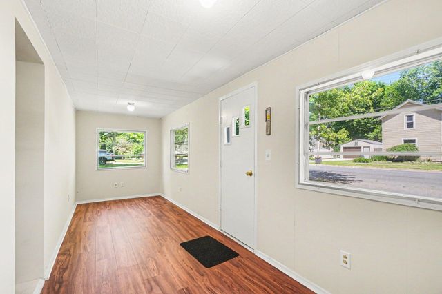 139 N Kalamazoo Avenue, Vicksburg, MI 49097