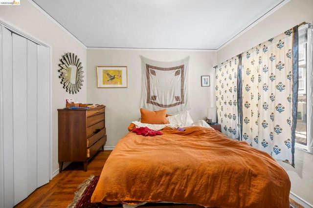 367 41st St, Oakland, CA 94609