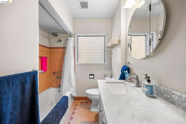 367 41st St, Oakland, CA 94609