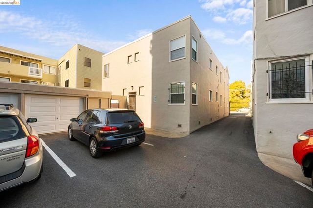 367 41st St, Oakland, CA 94609