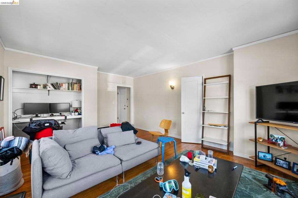 Image 10 of property listing at 367 41st St, Oakland, CA 94609