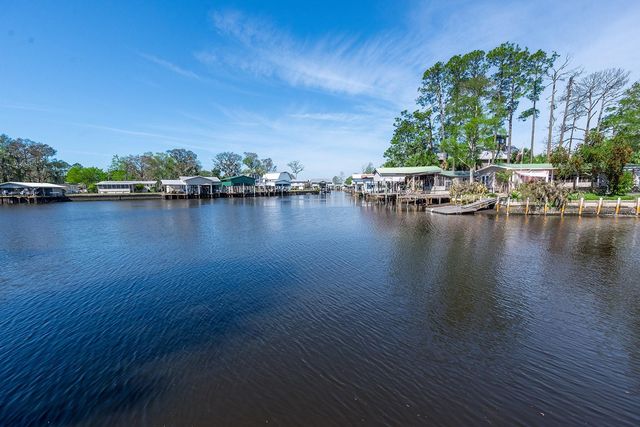 364 NE 256TH AVENUE, Suwannee, FL 32692