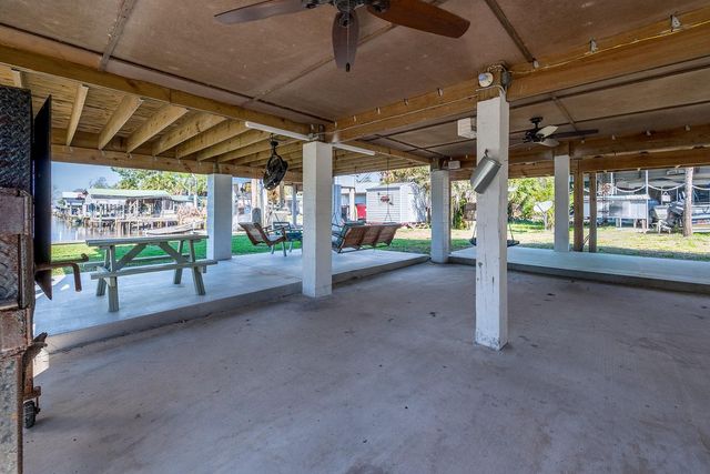 364 NE 256TH AVENUE, Suwannee, FL 32692