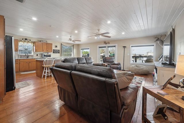 364 NE 256TH AVENUE, Suwannee, FL 32692