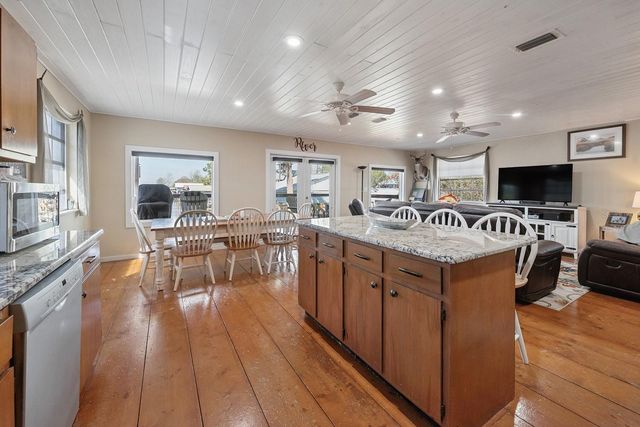 364 NE 256TH AVENUE, Suwannee, FL 32692