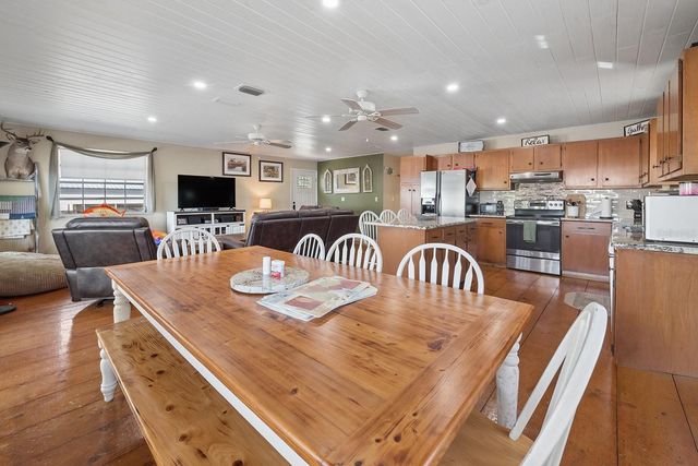 364 NE 256TH AVENUE, Suwannee, FL 32692