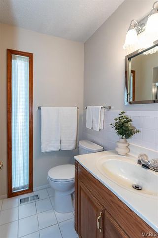 4802 Laketon Court, St Louis, MO 63128