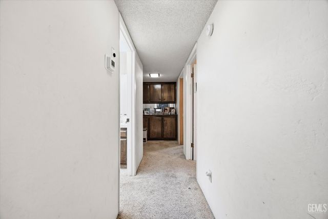 6200 Summerfield Drive, Bakersfield, CA 93313