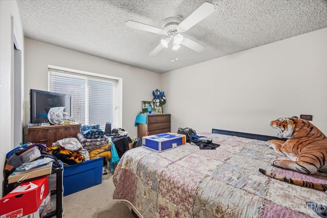 6200 Summerfield Drive, Bakersfield, CA 93313