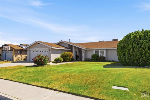 6200 Summerfield Drive, Bakersfield, CA 93313