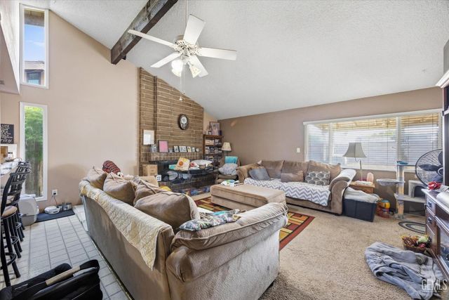 6200 Summerfield Drive, Bakersfield, CA 93313