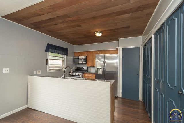 305 Maple ST, Wellsville, KS 66092