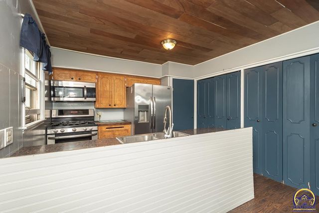 305 Maple ST, Wellsville, KS 66092