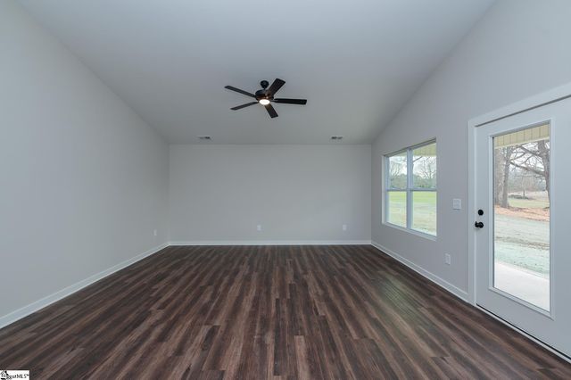 91 Simpson Creek Road, Laurens, SC 29360