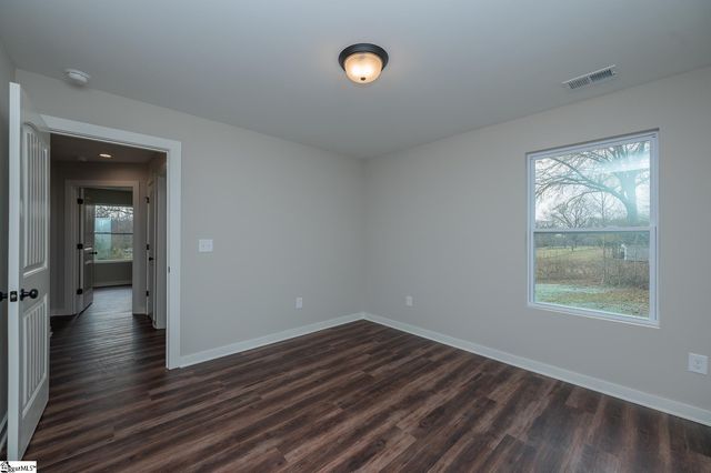 91 Simpson Creek Road, Laurens, SC 29360